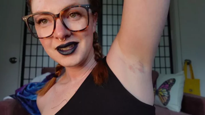 Itskinkerbell – Goth Classmate Pits And Feet Bullying Joi