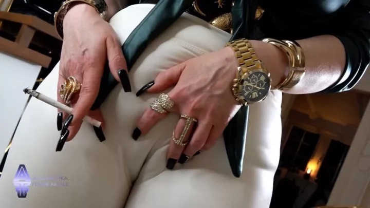 Anouschka Femme Fatale – Smoking Hot Camel Toe