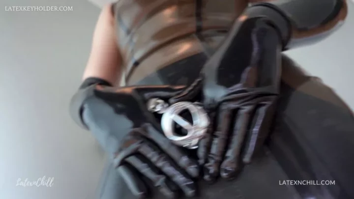 Latexnchill – Leak In Your Cage
