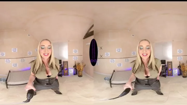 Screenshot 4 from The English Mansion – Mistress Sidonia – Zapped Entertainment Vr