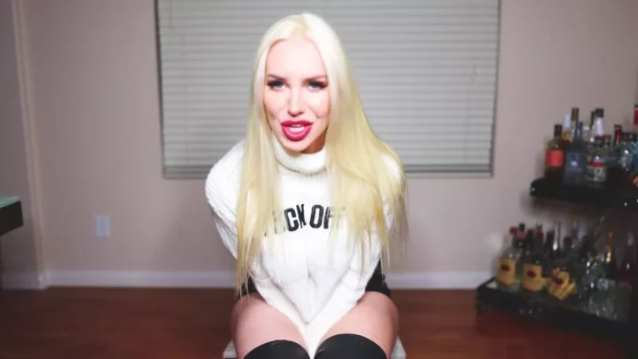Screenshot 3 from Tara Babcock – Babcucks Time For Your Fall Attention