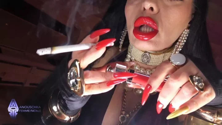 Screenshot 1 from Anouschka Femme Fatale – Smoke And Lipstick Fetish