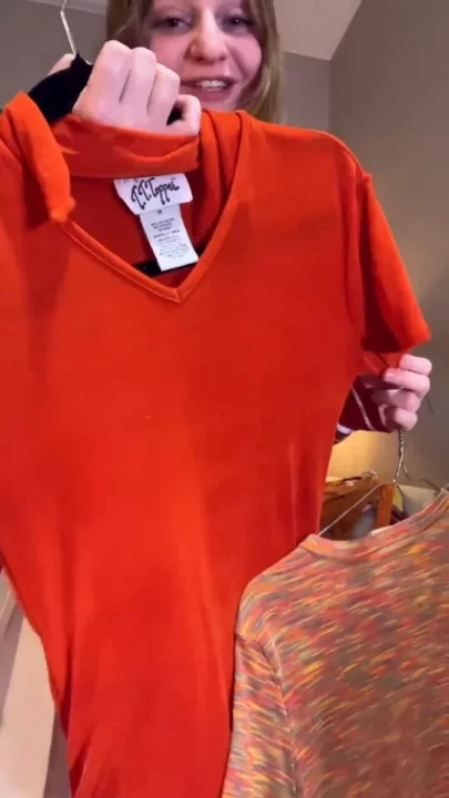 Screenshot 3 from Delilah Cass – Closet Clean Out Tops Edition