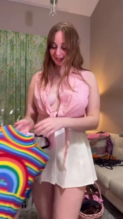 Screenshot 4 from Delilah Cass – Closet Clean Out Tops Edition