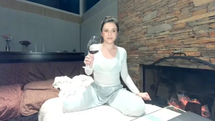 Screenshot 2 from Rebecca De Winter – Club Exclusive – Live July 19th