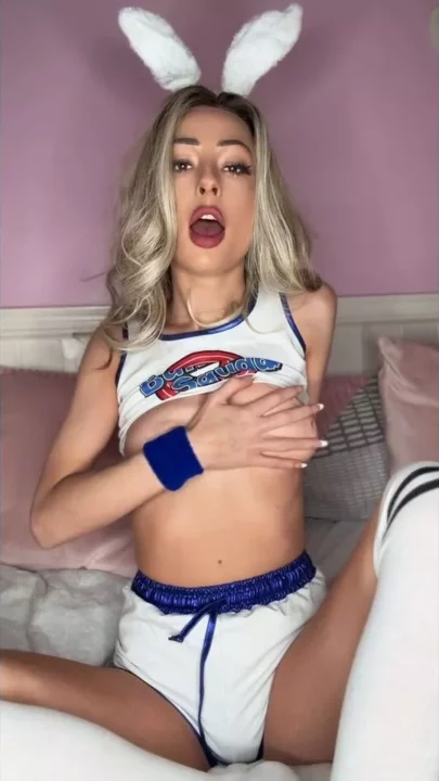 Roxy Winters – Lola Bunny Joi