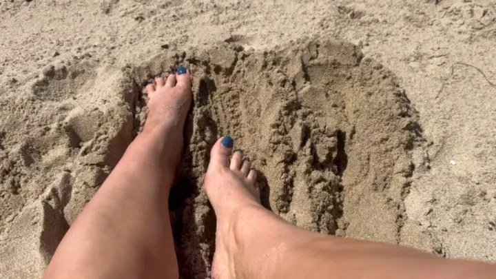 Mistressmolly77 – Mistress Mollys Sandy Foot Worship At The Beach