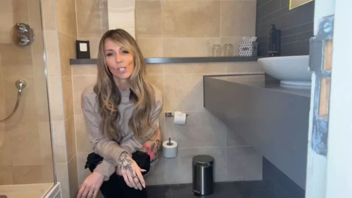 Megan Parker – You Catch Step – Mommy On The Toilet