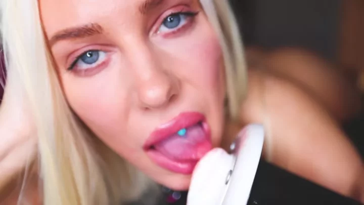 Tara Babcock – Look Into My Eyes And Watch My Juicy Lips Mouth Asmr