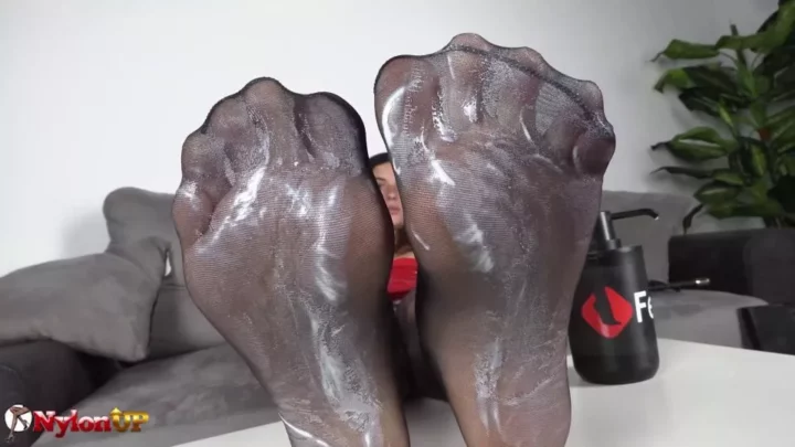 Screenshot 4 from Nylonvp – Brunette Seductress Entices Her Slave For A Feet Massage Using A Feet Cream