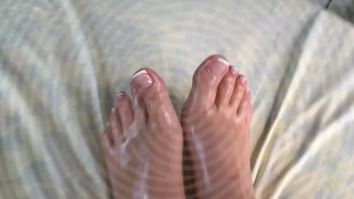 Screenshot 2 from Mistressmolly77 – Mistress Mollys Go Deep For Feet