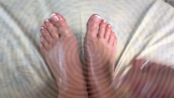 Screenshot 3 from Mistressmolly77 – Mistress Mollys Go Deep For Feet
