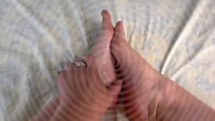 Screenshot 4 from Mistressmolly77 – Mistress Mollys Go Deep For Feet