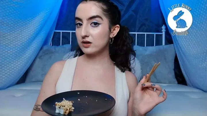 Screenshot 4 from Littlebunnyb – Asmr Eat With Me