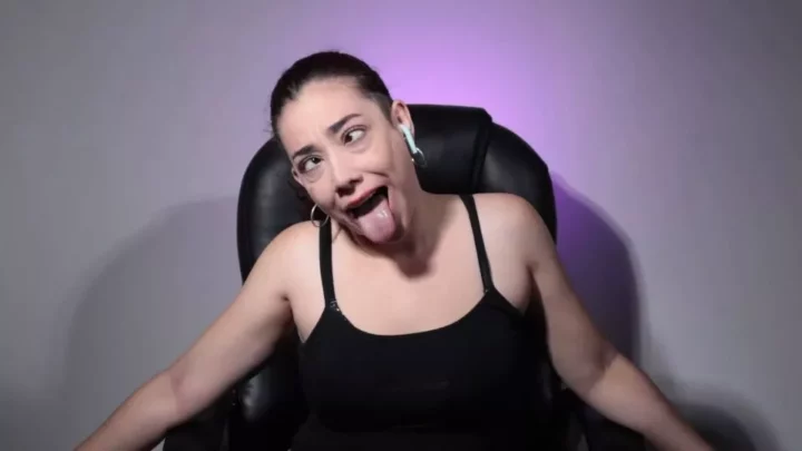 Screenshot 2 from Colombiakinkygirl – Random Faces While I Open My Mouth