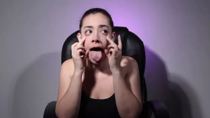 Screenshot 3 from Colombiakinkygirl – Random Faces While I Open My Mouth