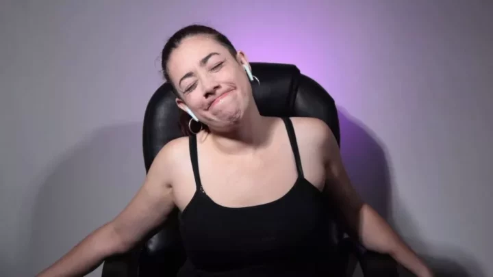 Screenshot 4 from Colombiakinkygirl – Random Faces While I Open My Mouth