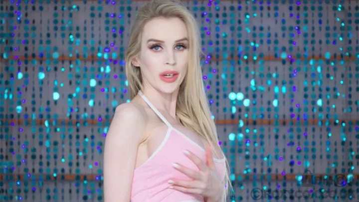 Screenshot 3 from Roxy Cox – Make My Huge Tits Pop Doctor