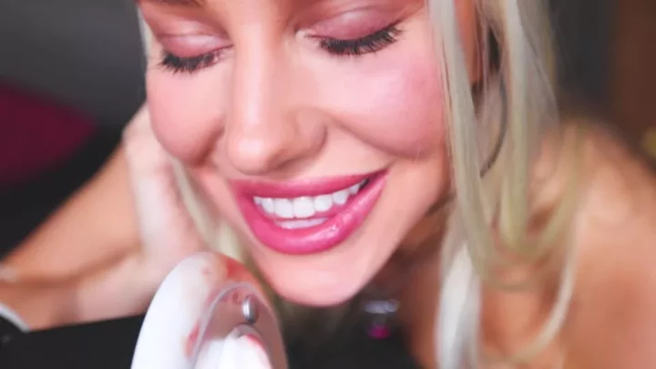 Screenshot 2 from Tara Babcock – Look Into My Eyes And Watch My Juicy Lips Mouth Asmr