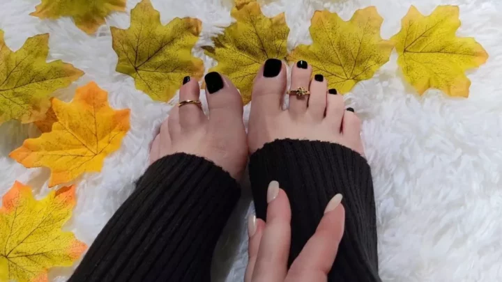 Screenshot 1 from Thetinyfeettreat – Cum On My Toes