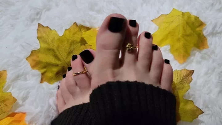 Screenshot 3 from Thetinyfeettreat – Cum On My Toes